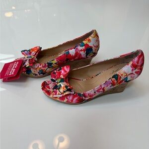 # 529 Adorable dexflex comfort Floral Bow Wedge Pumps - Pink Multicolor